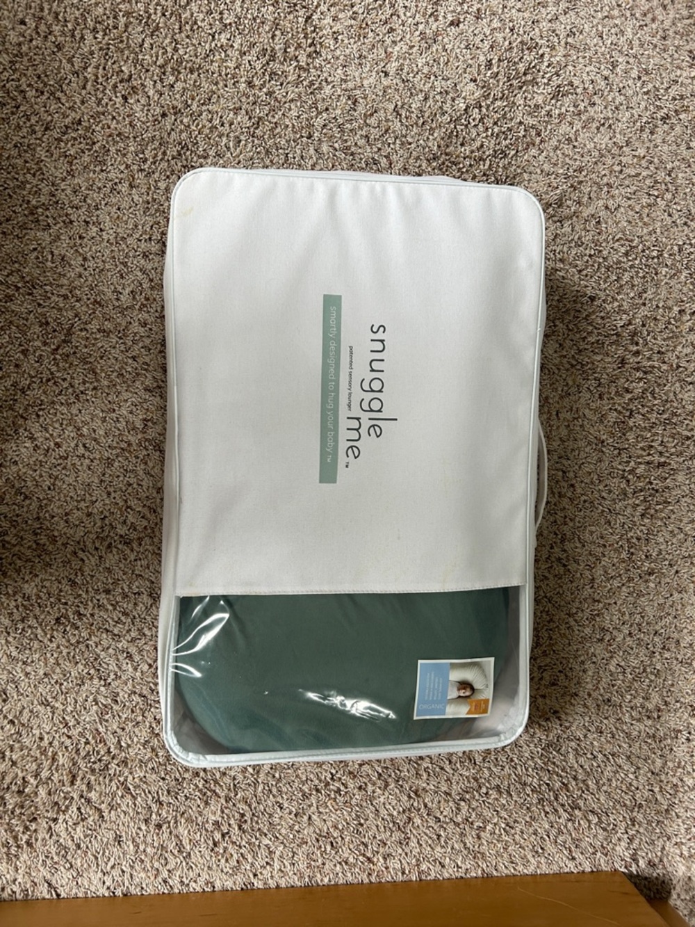 Snuggle me organic infant lounger with cover